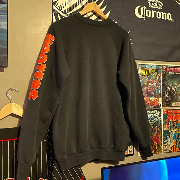 Vintage Hooters Clearwater Florida Crewneck - Picture 5 of 6